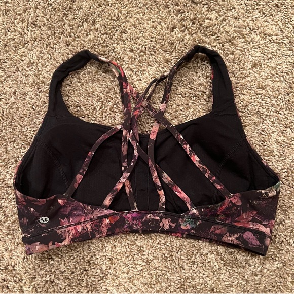 Lululemon sports bra - Picture 2 of 3